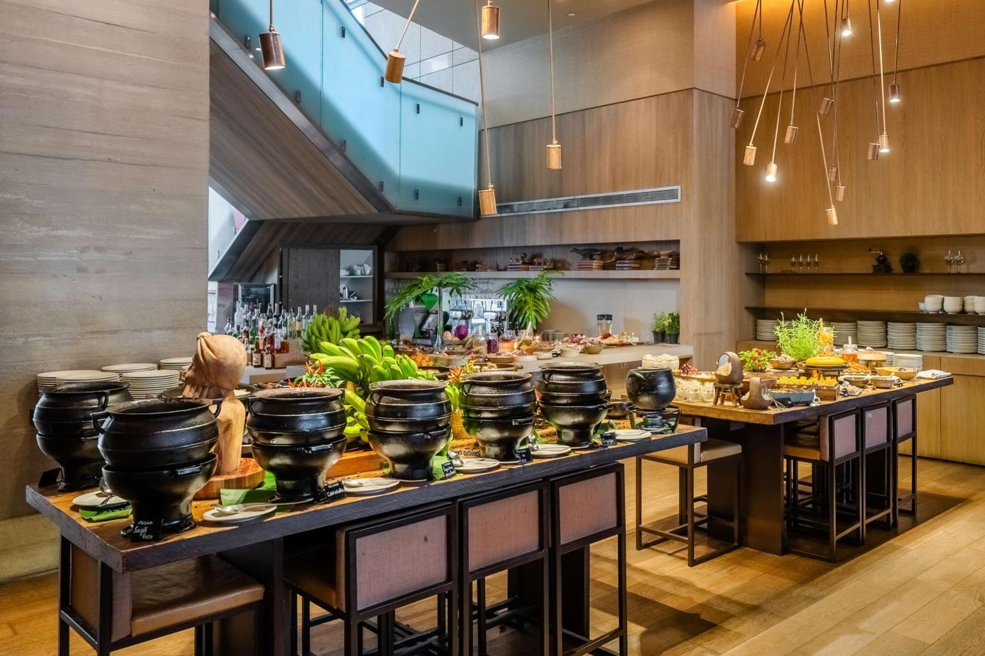Grand Hyatt Sao Paulo Hotel Exterior foto The buffet at the restaurant