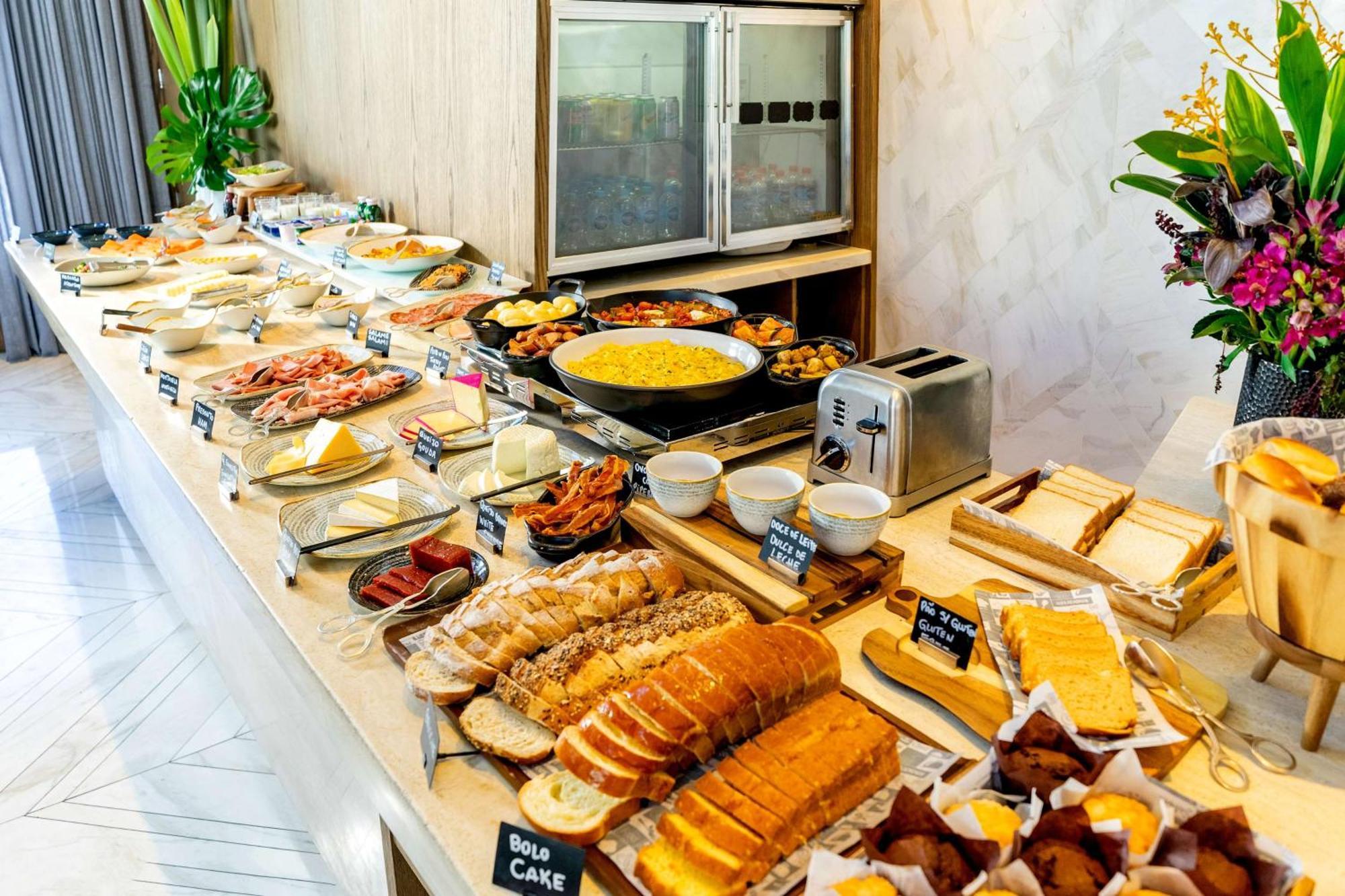Grand Hyatt Sao Paulo Hotel Exterior foto A buffet at a hotel